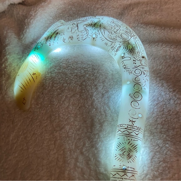 Disney Moana Maui’s Magical Fish Hook Lights Sounds Sword Jakks Pacific Toy 20" - Picture 5 of 6